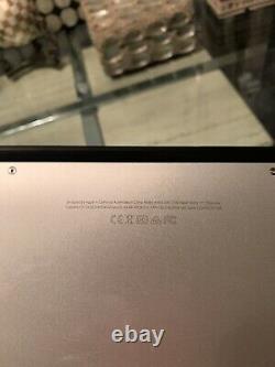 2017 Apple Macbook Air 13 13.3 i5 1.8GHZ / 8GB Ram / 1TB Memory