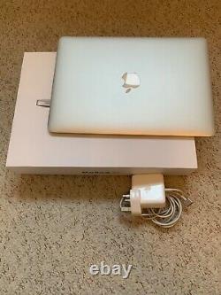 APPLE MACBOOK AIR in EXCELLENT CONDITION 2013 13.3in 128GB memory 4GB RAM i5